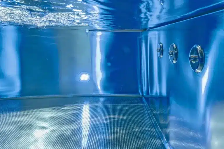 Private-Spa-Innenliegender-Swimmingpool